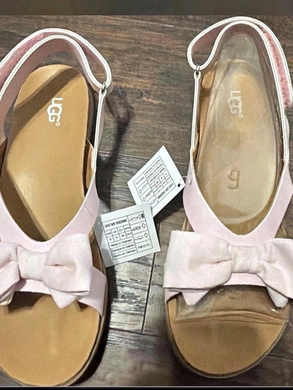UGG K Fonda Bow Sandals in Pink US 6 NWT